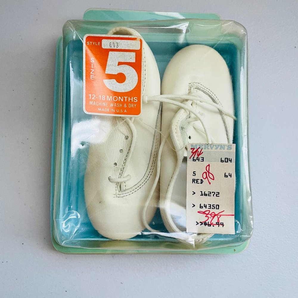 Vintage Baby White Shoes NIB 12-18 months Mervyns Collectors Made in USA